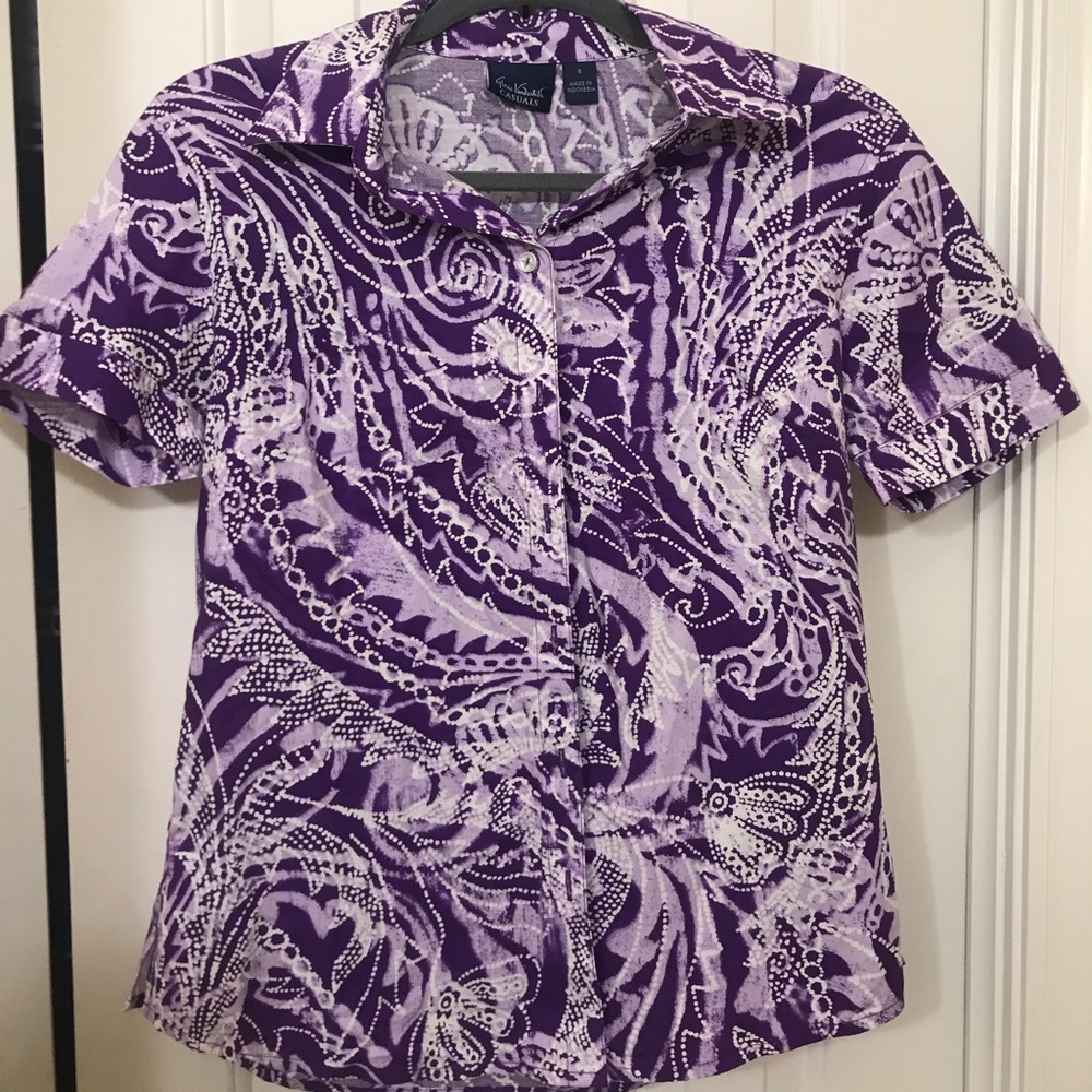 Vintage Gloria Vanderbilt Purple Button Up Shirt